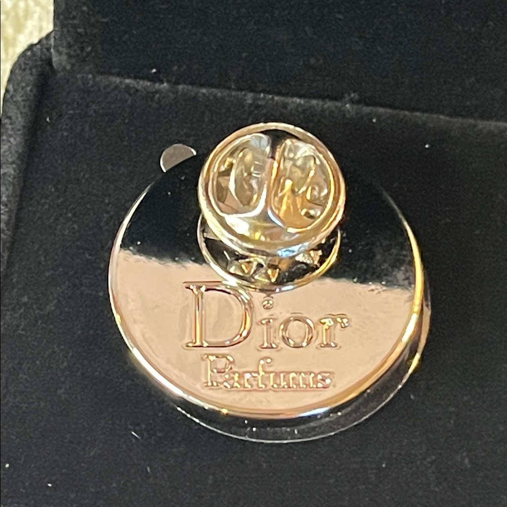 DIOR PARFUMS STAR PIN 1” BRAND NEW SILVER TONE